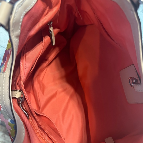 Authentic COACH Handbag and matching wallet - EUC! - Picture 5 of 11